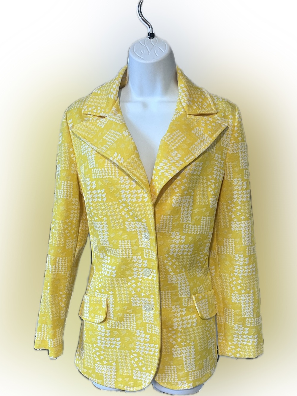 Vintage Bright Yellow & White Geometric Blazer with Dagger Collar and Faux Pocke